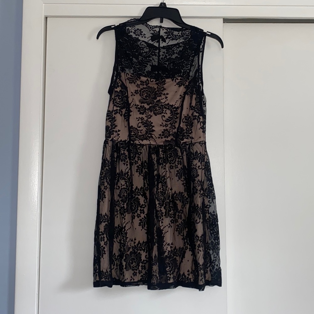 Black/tan dress
